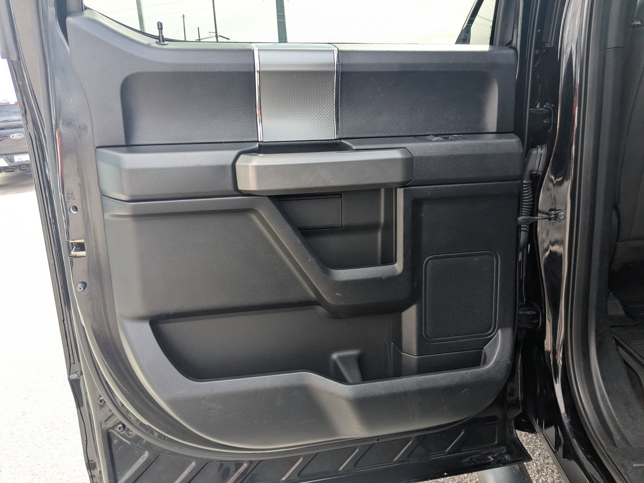 2017 Ford F-150 XLT photo 24