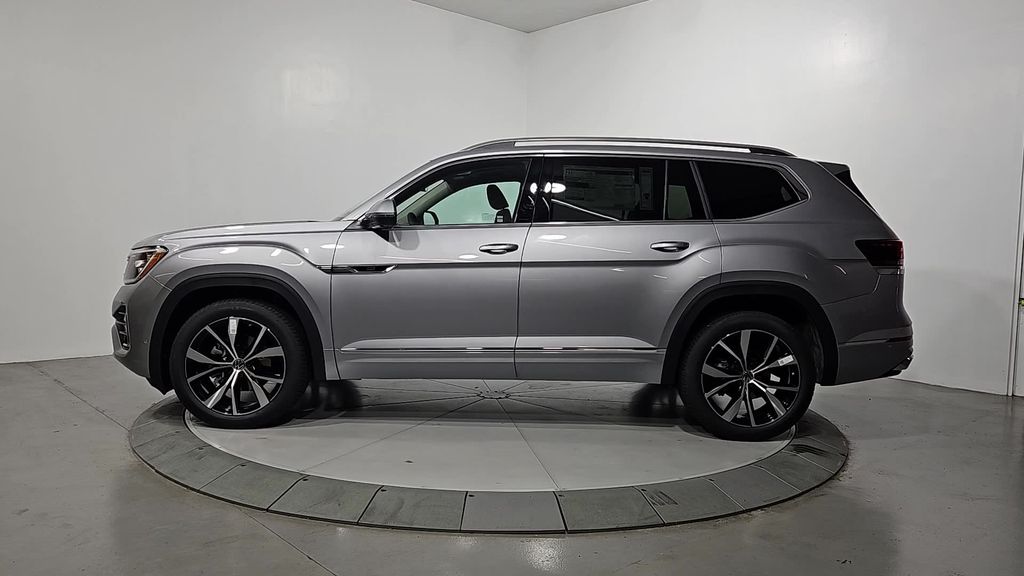 2026 Volkswagen Atlas SEL Premium R-Line photo 2