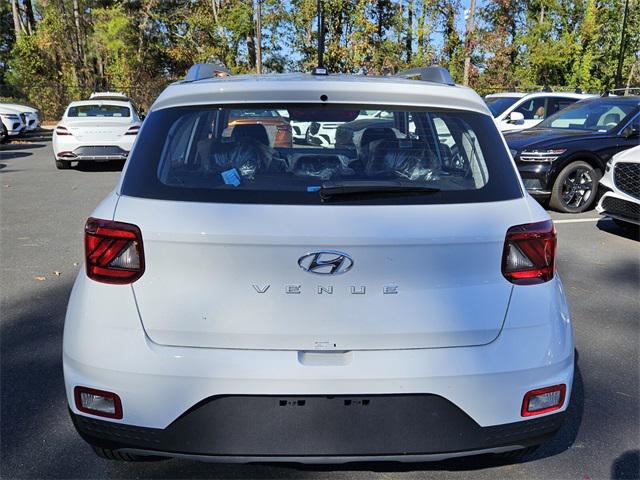 2026 Hyundai Venue SEL photo 4