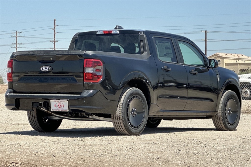 2025 Ford Maverick photo 2