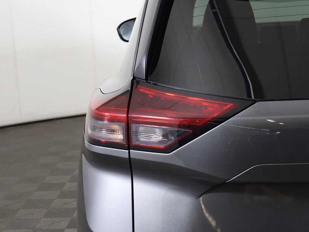 2024 Nissan Rogue SV photo 13