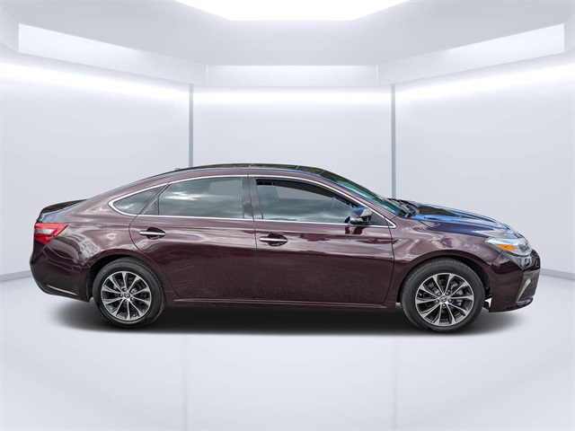 2018 Toyota Avalon XLE Premium photo 2