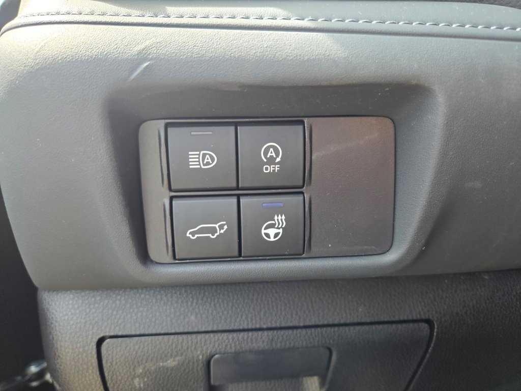 2024 Toyota Highlander LE photo 25