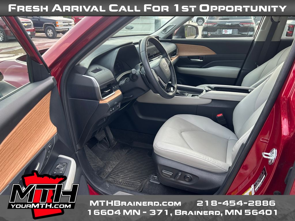 2024 Toyota Grand Highlander Platinum photo 9
