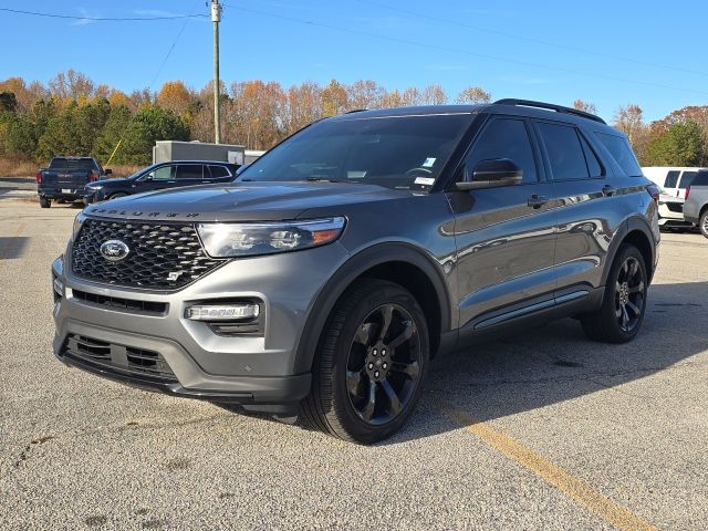 2024 Ford Explorer ST's photo