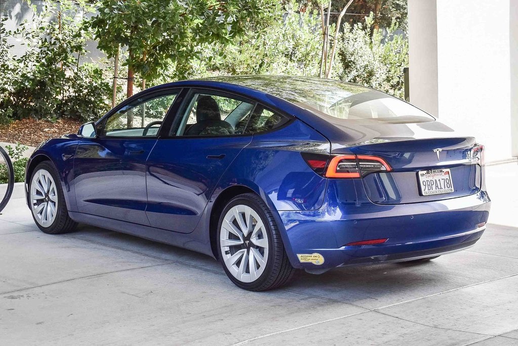 2022 Tesla Model 3 photo 4