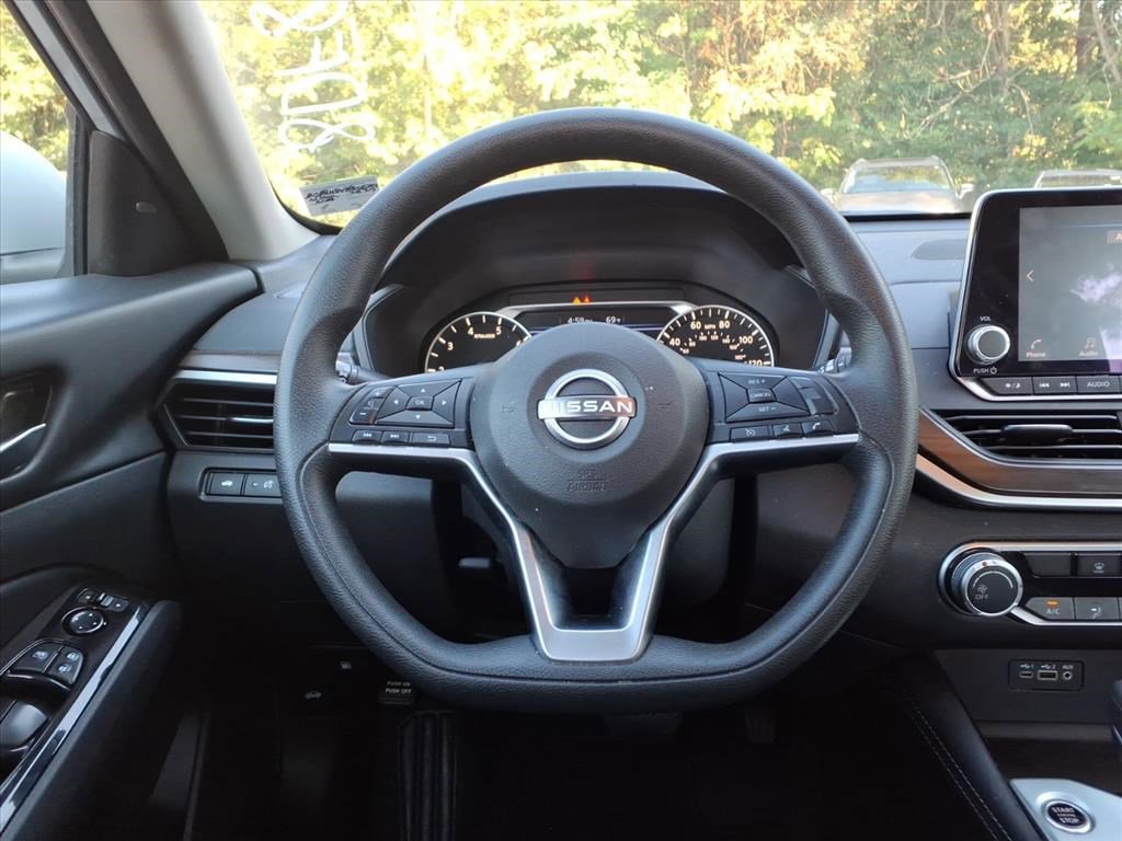 2023 Nissan Altima 2.5 SV photo 12
