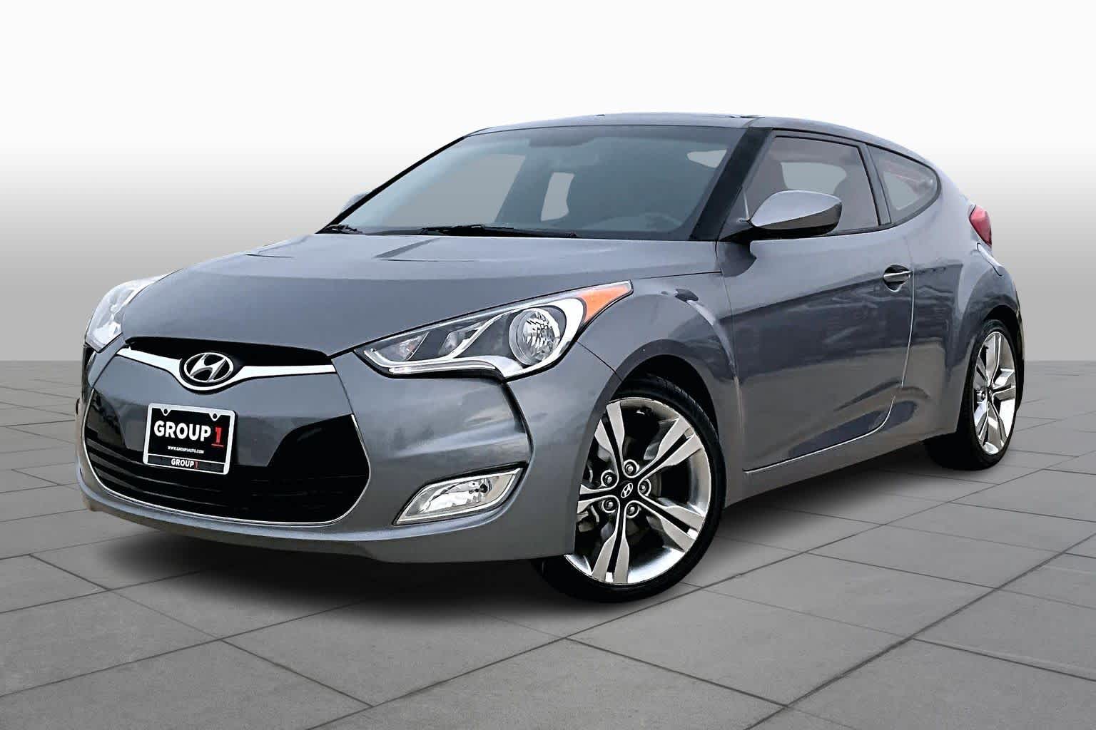 2013 Hyundai Veloster Base's photo