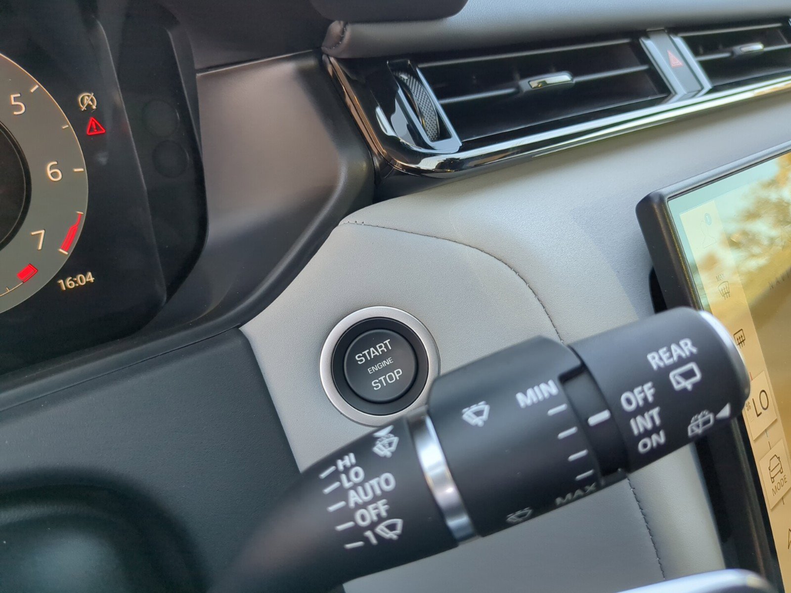 2026 Land Rover Range Rover Velar P250 S photo 25
