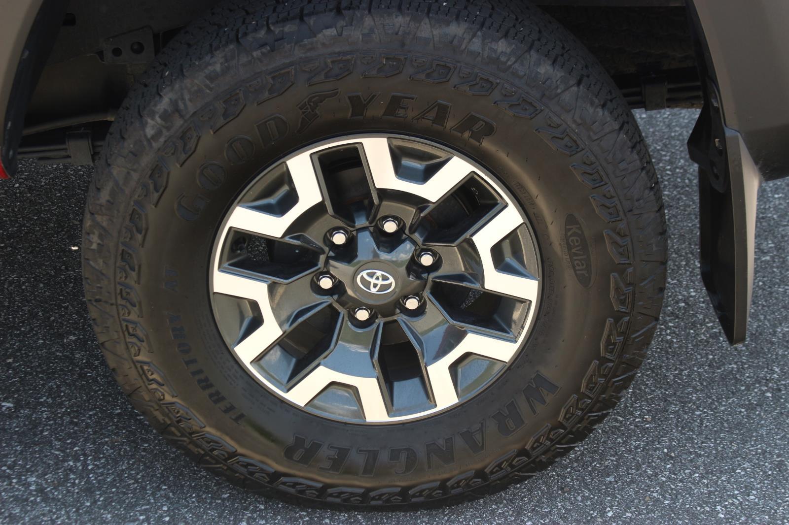 2023 Toyota Tacoma TRD photo 33