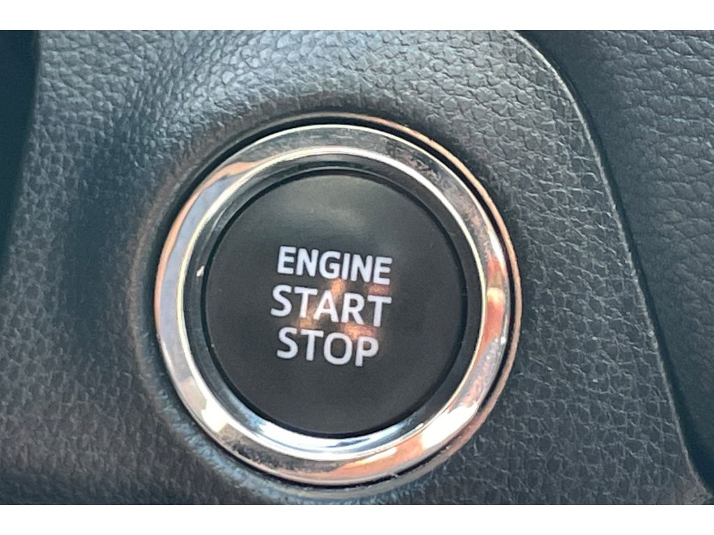 2023 Toyota RAV4 XLE photo 29