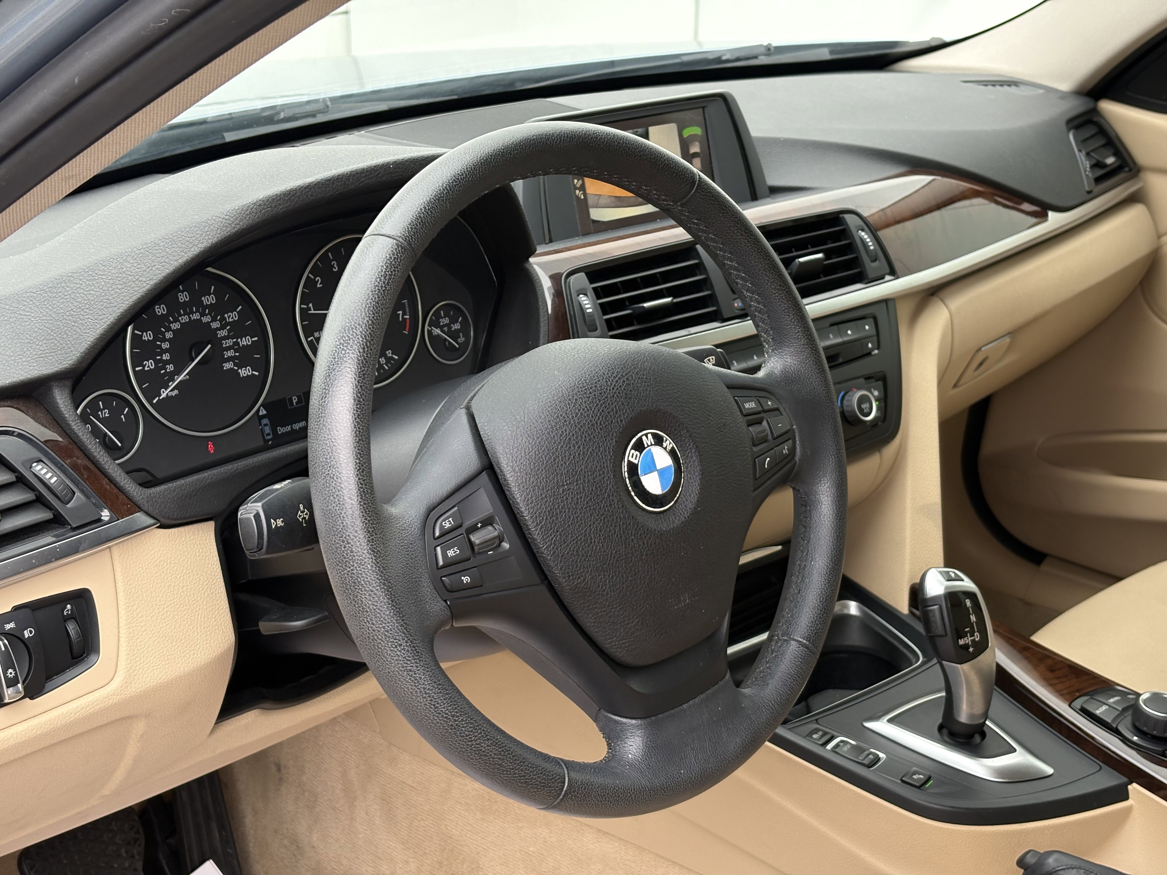2014 Bmw 320i SA photo 10