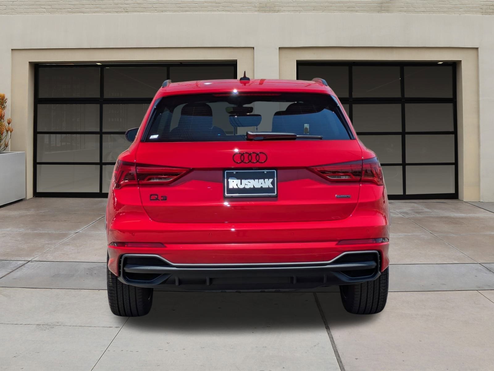 2025 Audi Q3 45 TFSI S line Premium Plus photo 4