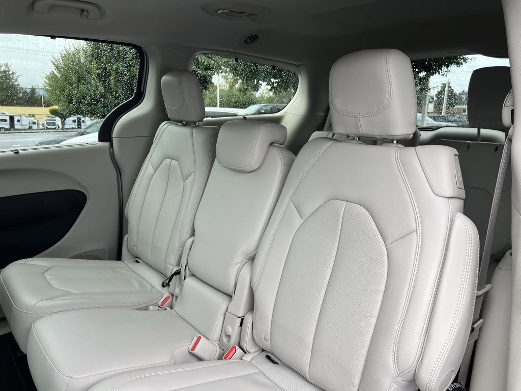 2017 Chrysler Pacifica Touring Plus photo 26