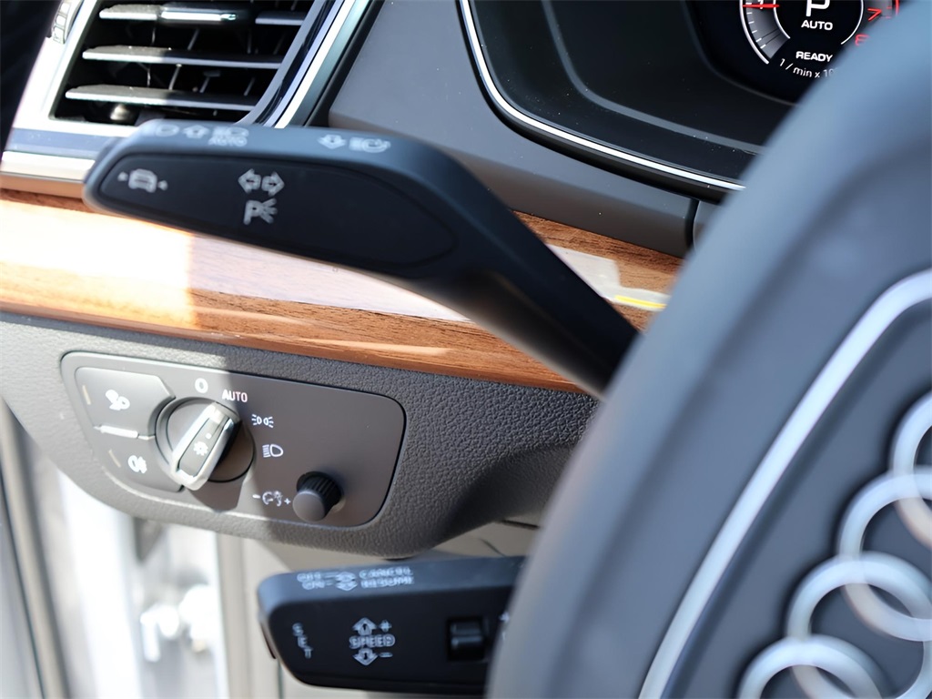 2023 Audi Q5 40 Premium Plus photo 33