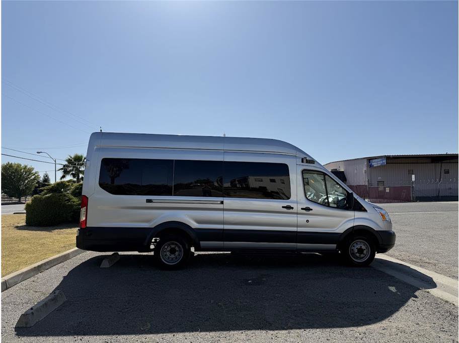 2018 Ford Transit Passenger XLT photo 4