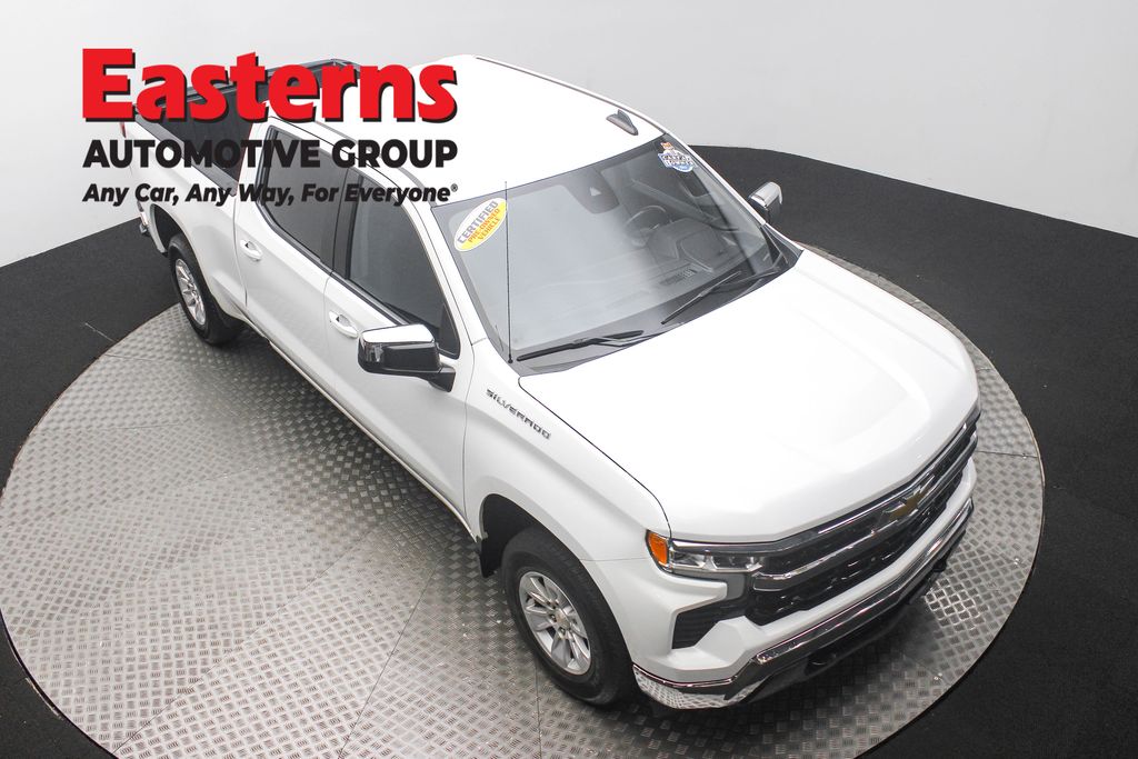 2023 Chevrolet Silverado 1500 LT photo 3