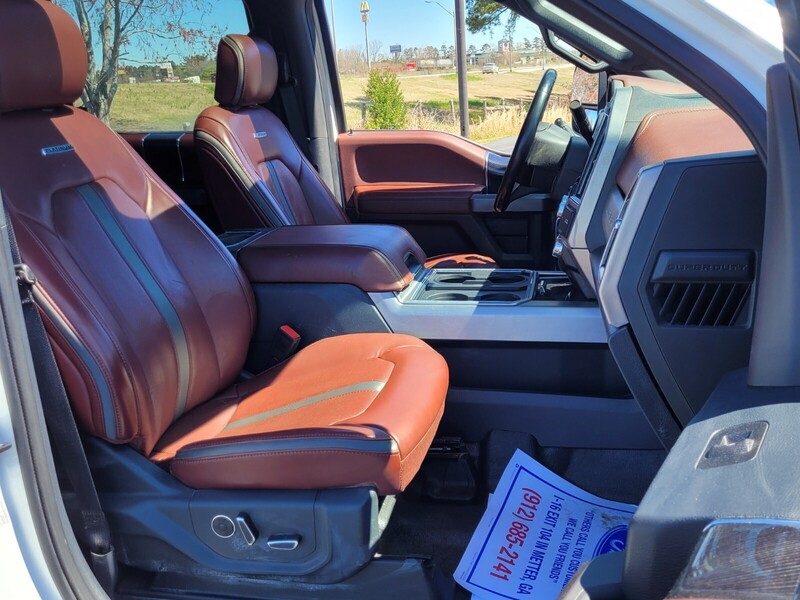 2022 Ford F-350 Platinum photo 14