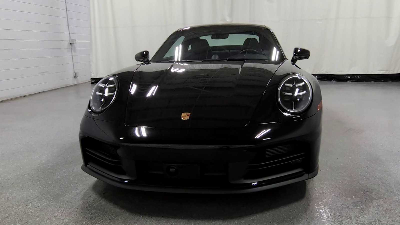 2025 Porsche 911 photo 2