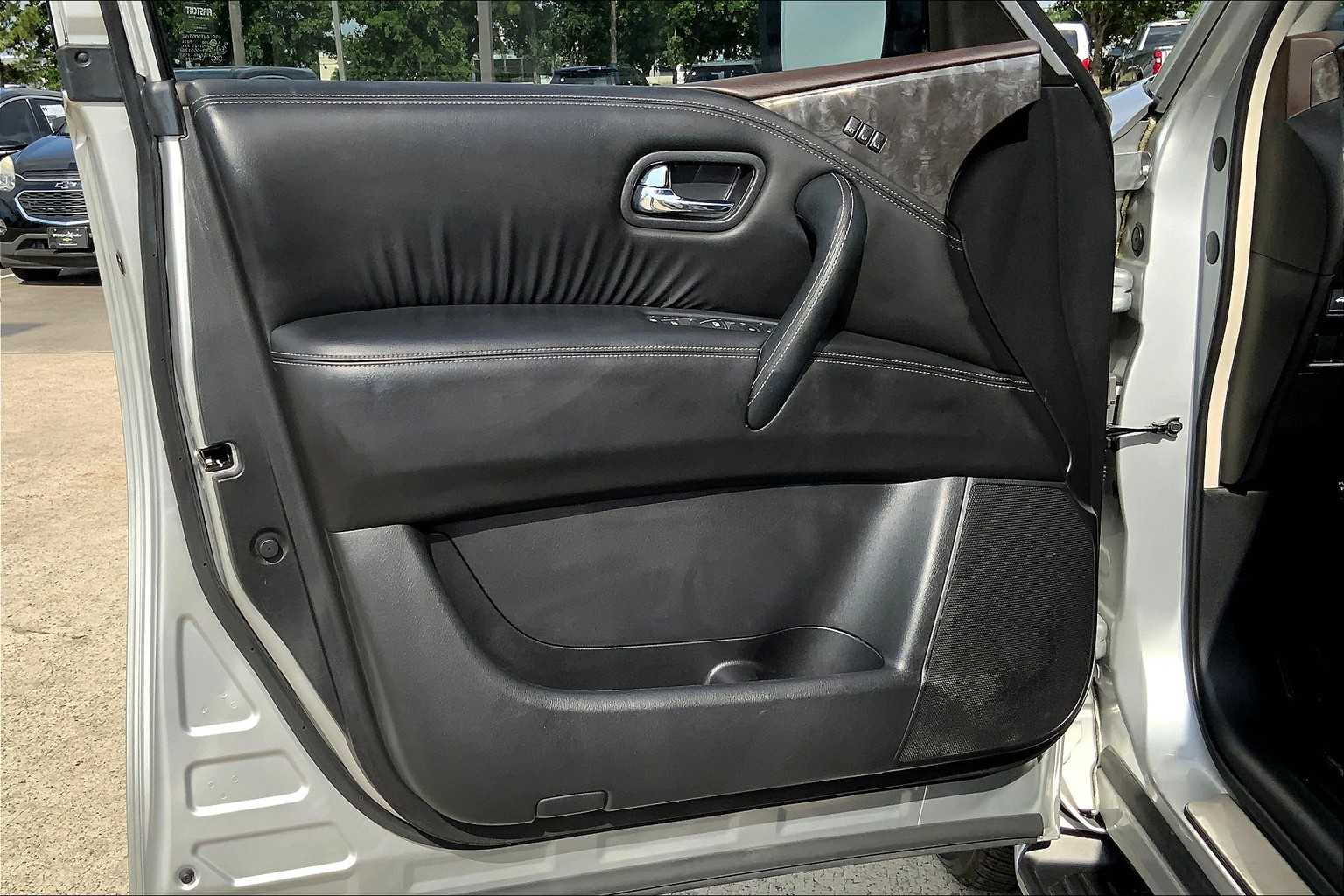 2021 Nissan Armada Platinum photo 21