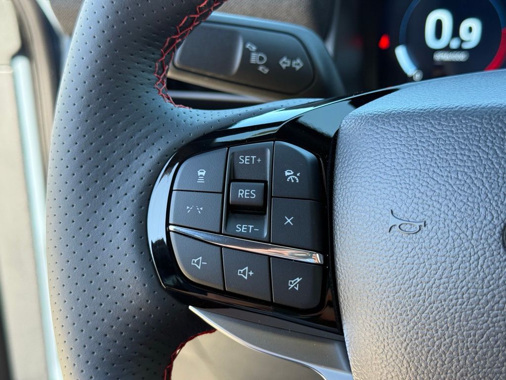 2025 Ford Explorer ST-Line photo 10