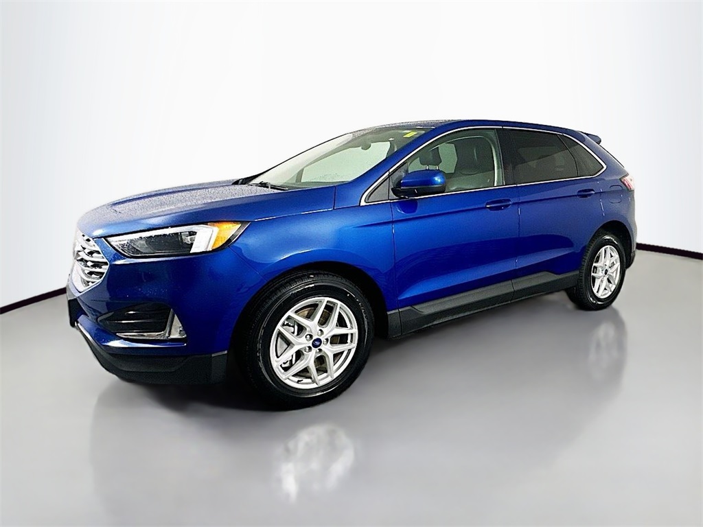 2022 Ford Edge SEL photo 3