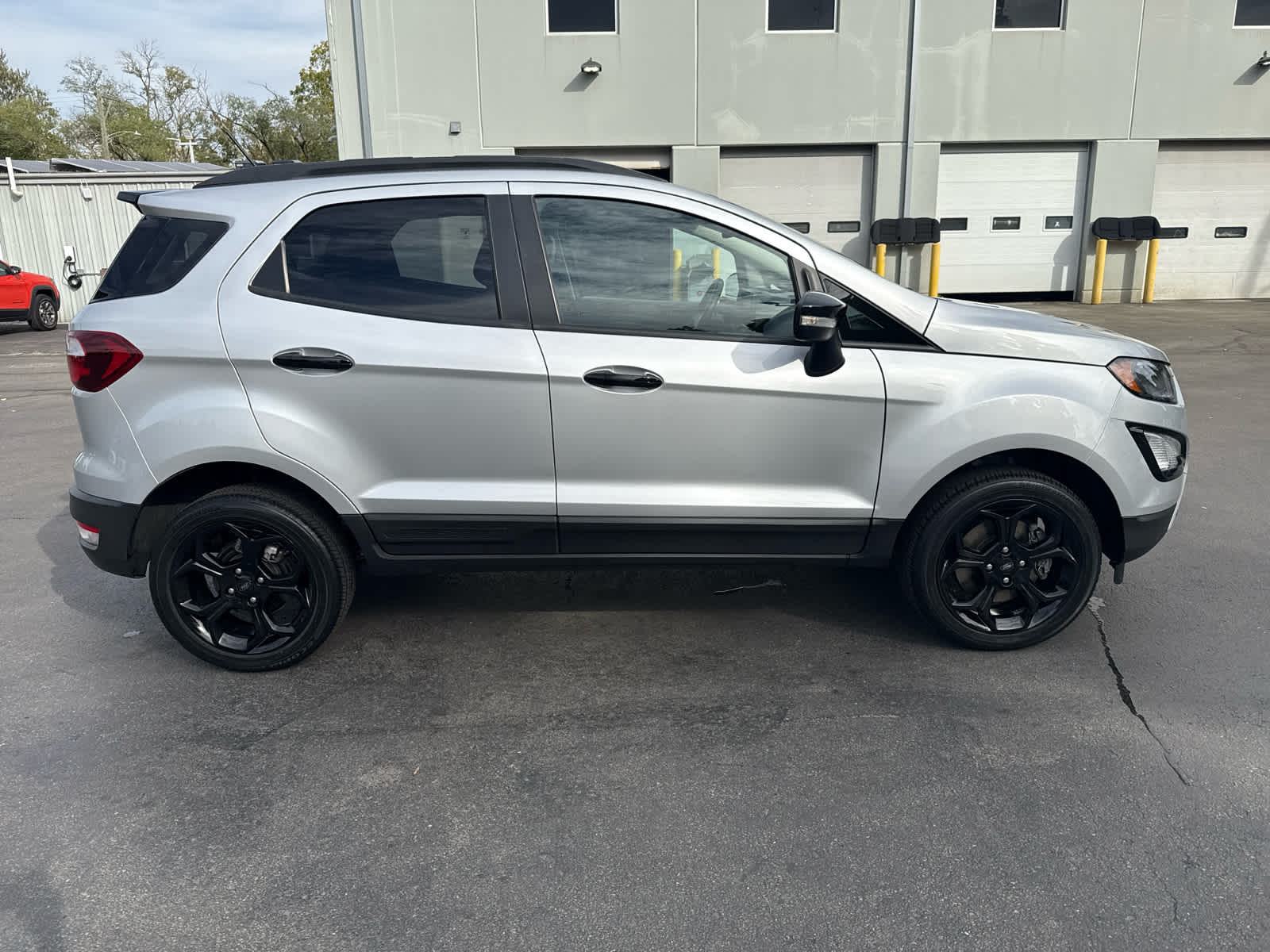 2022 Ford EcoSport SES photo 2