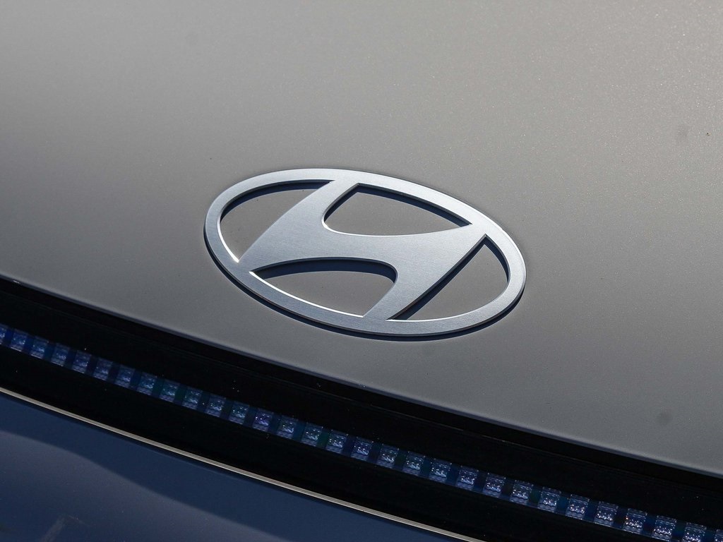 2024 Hyundai Kona Electric SE photo 5