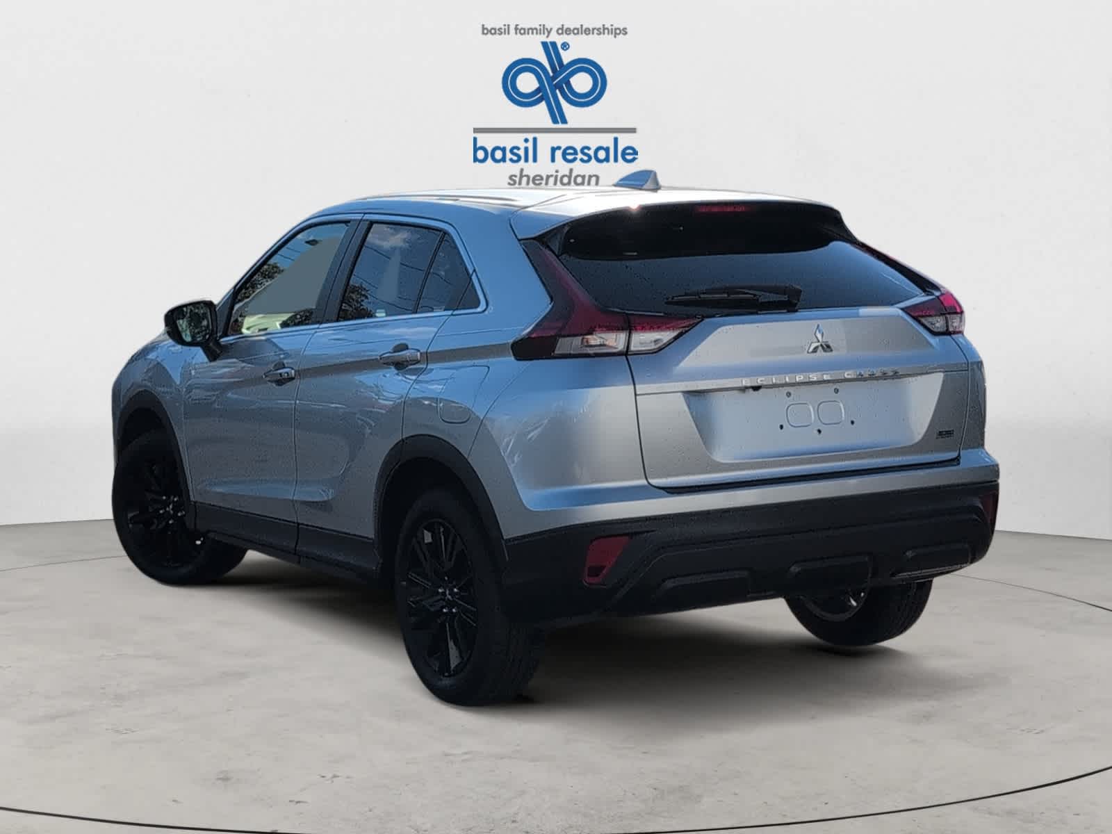2024 Mitsubishi Eclipse Cross LE photo 2