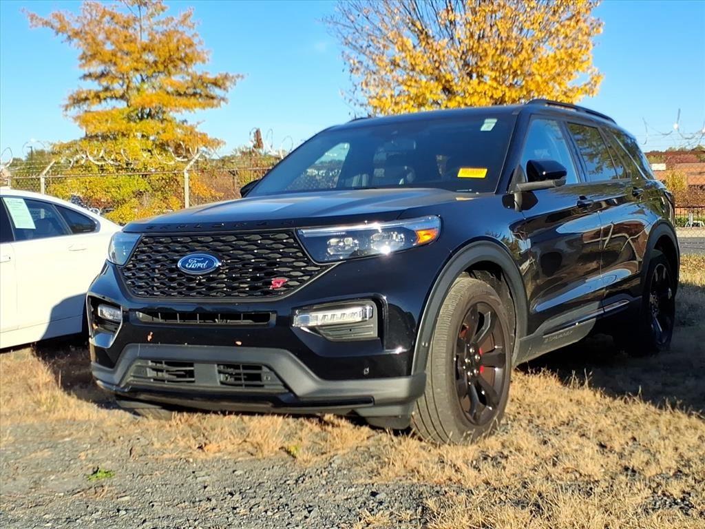 2023 Ford Explorer ST's photo