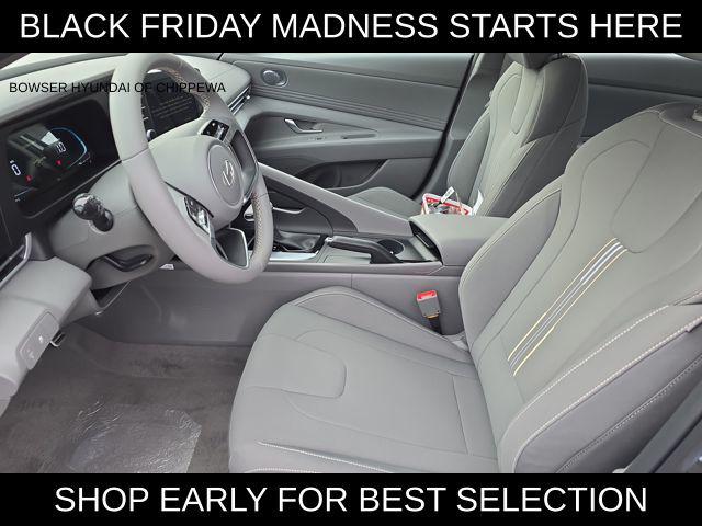 2026 Hyundai Elantra SEL Sport photo 4