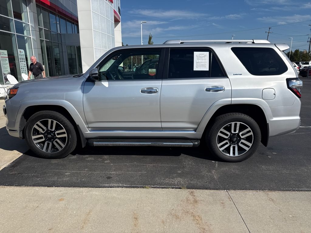 2023 Toyota 4Runner Limited photo 2