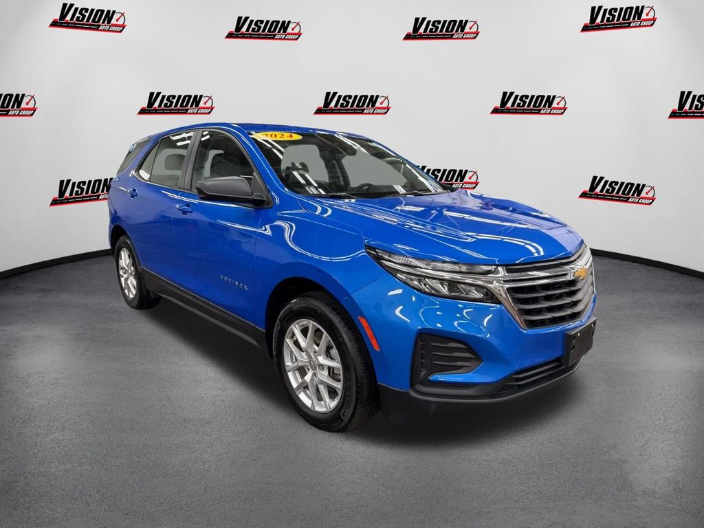 2024 Chevrolet Equinox LS photo 3