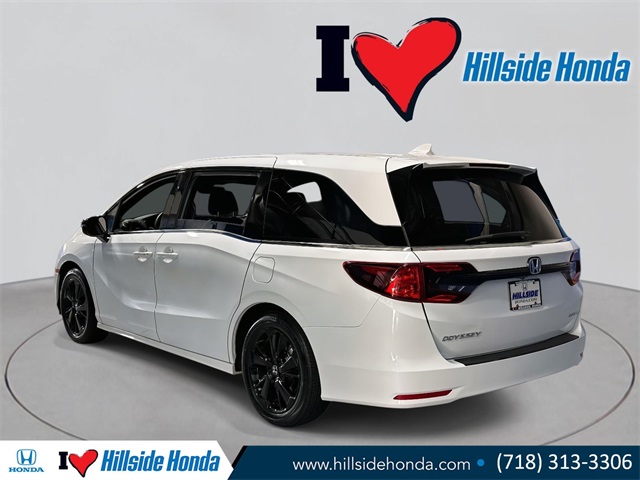 2023 Honda Odyssey Sport photo 2