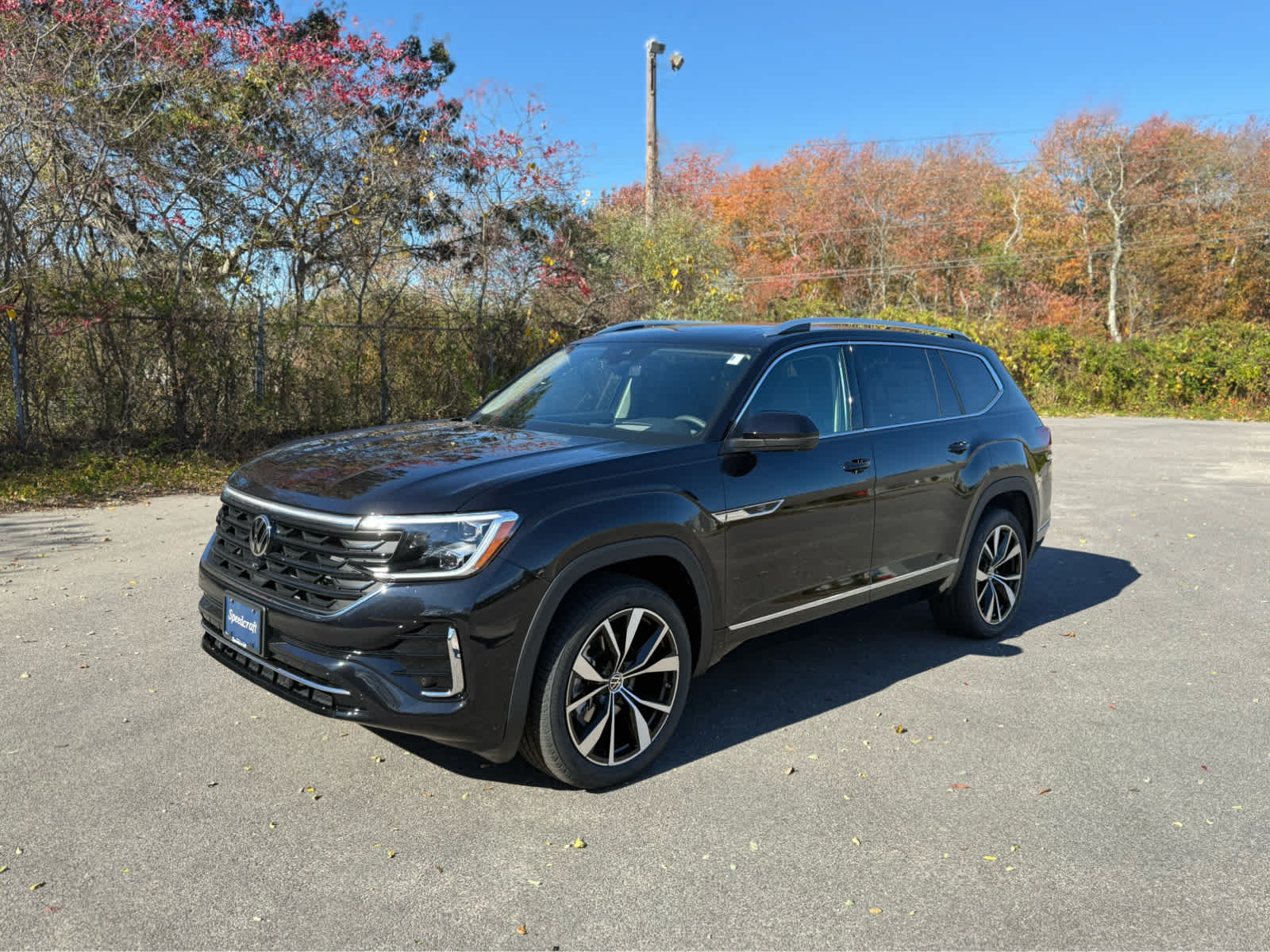 2026 Volkswagen Atlas SEL Premium R-Line photo 2