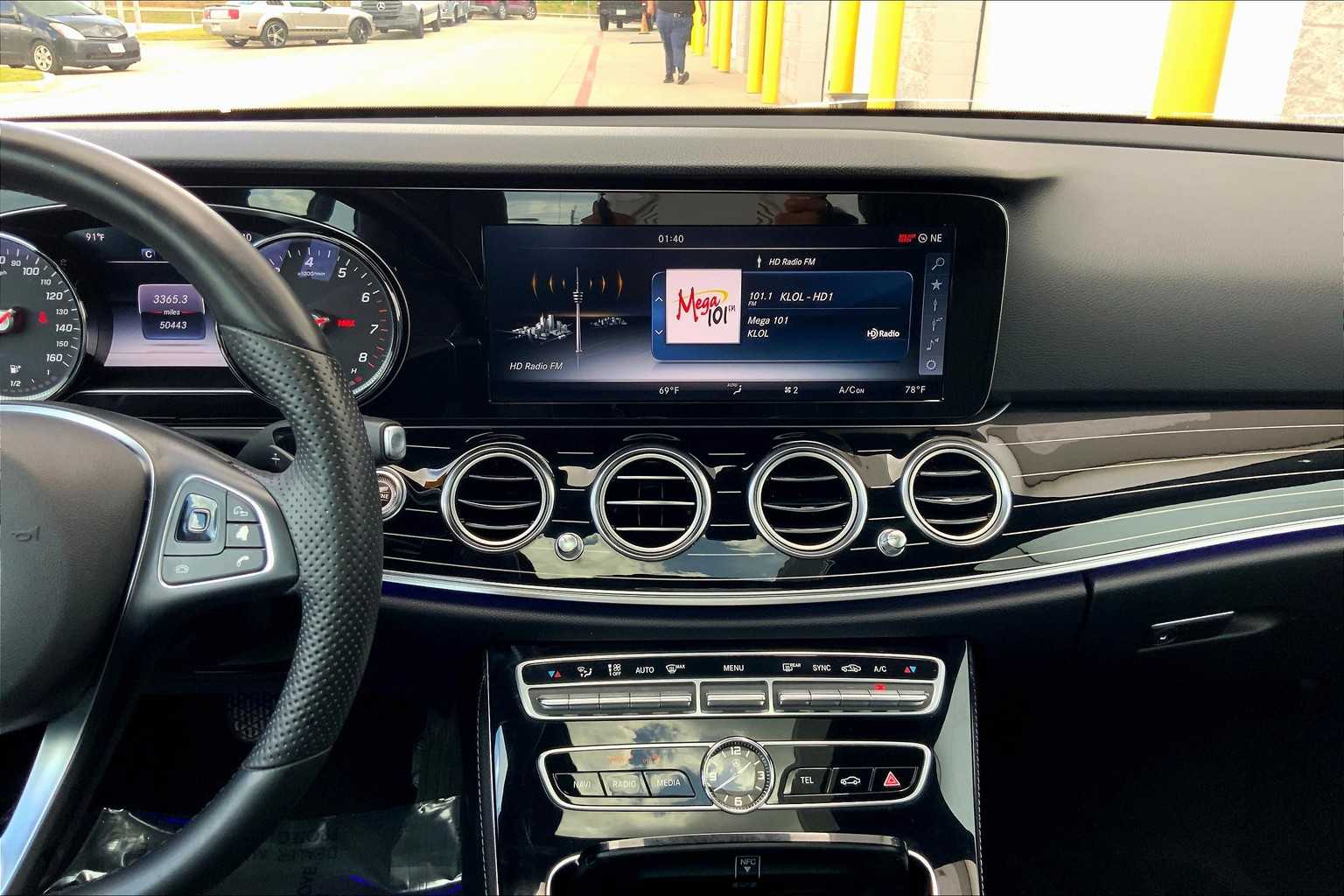 2017 Mercedes Benz E 300 Sport photo 6