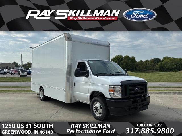 2025 Ford E-Series Cutaway Base's photo