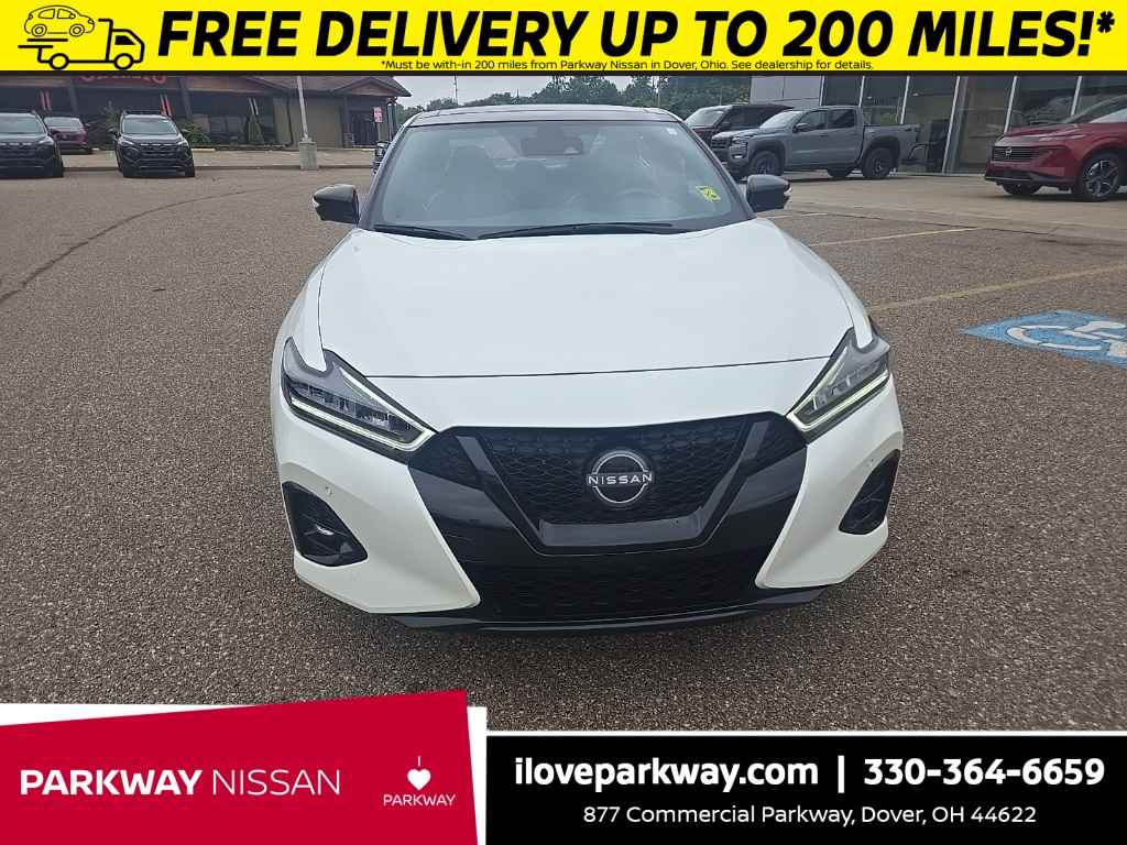 2023 Nissan Maxima SR photo 2