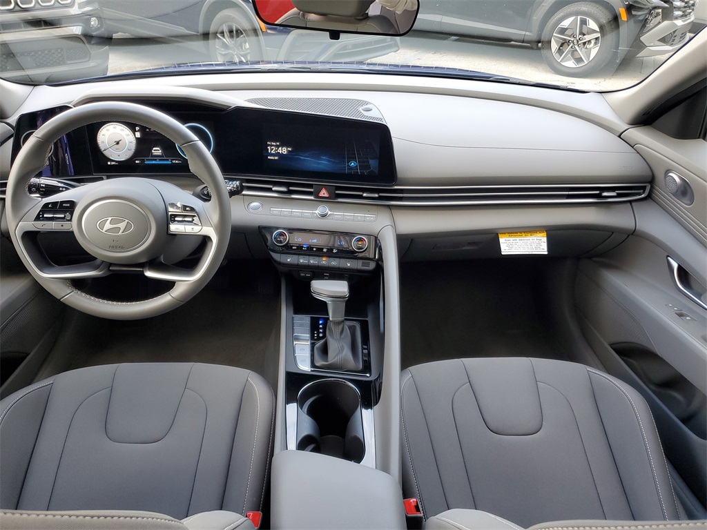 2025 Hyundai Elantra SEL Convenience photo 11