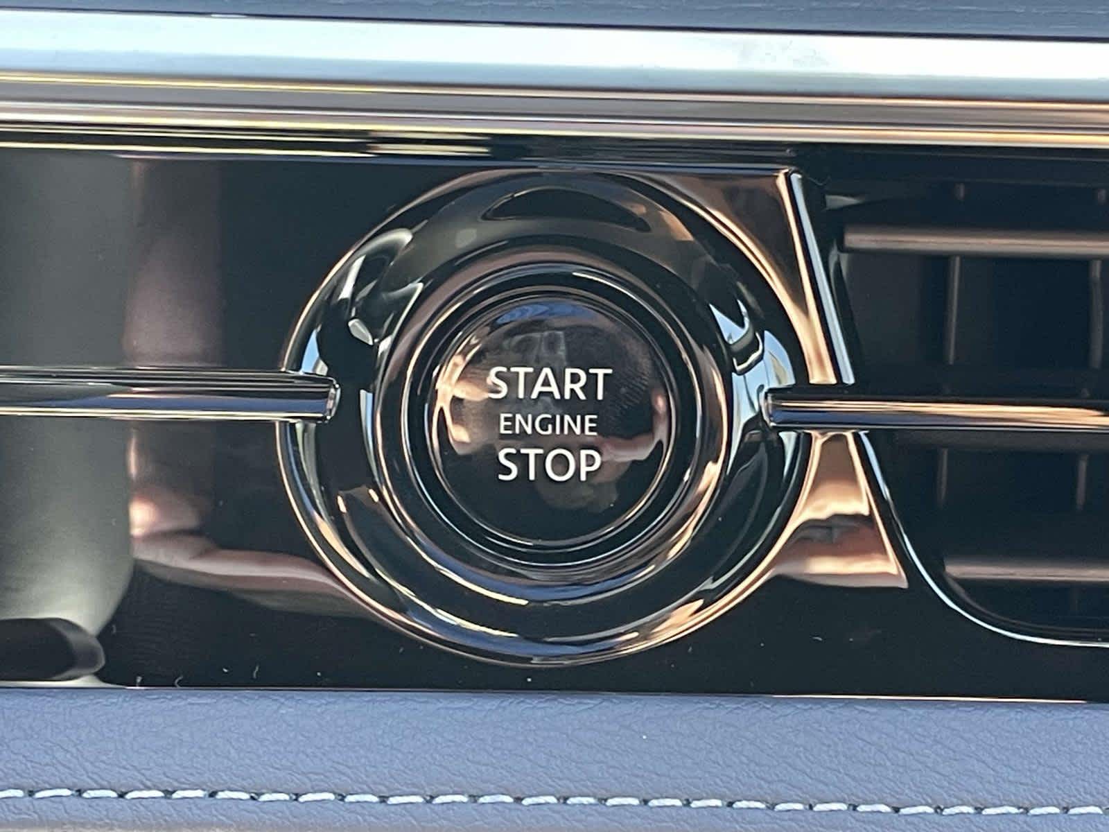 2026 Infiniti QX80 Sensory photo 30