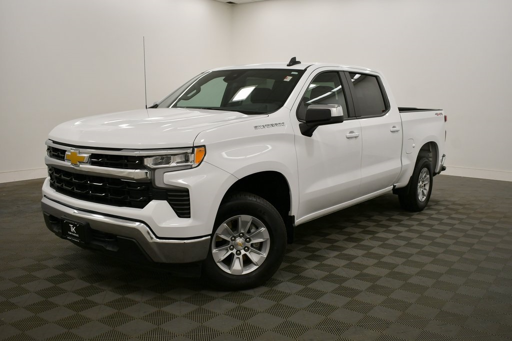 Used 2025 Chevrolet Silverado 1500 LT with VIN 2GCUKDED8S1118559 for sale in Rochester, Minnesota