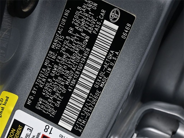 2016 Toyota Avalon Touring photo 16