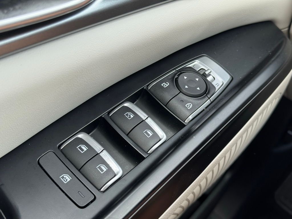 2023 Kia Carnival LX photo 21