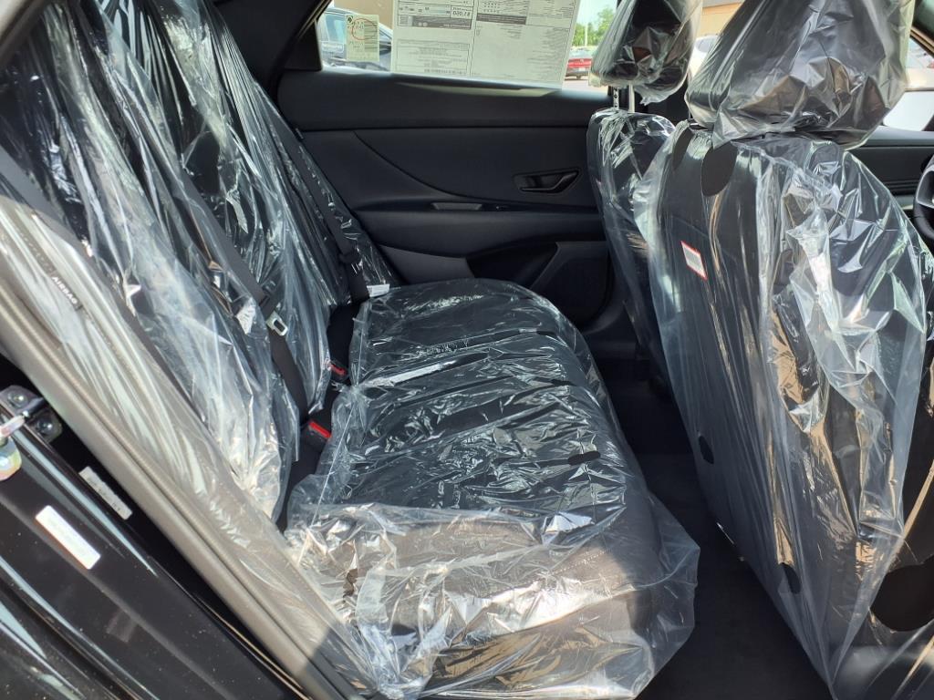 2025 Hyundai Elantra Hybrid SEL Sport photo 4