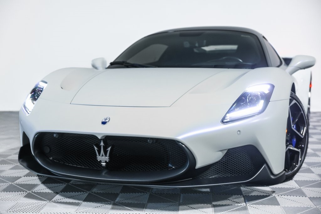 2022 Maserati MC20 Base photo 11