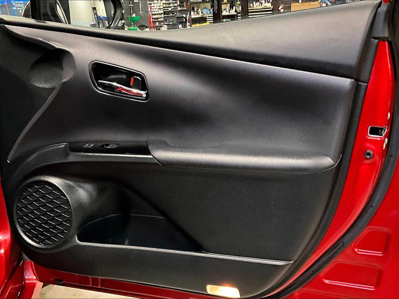 2021 Toyota Prius Prime LE photo 12