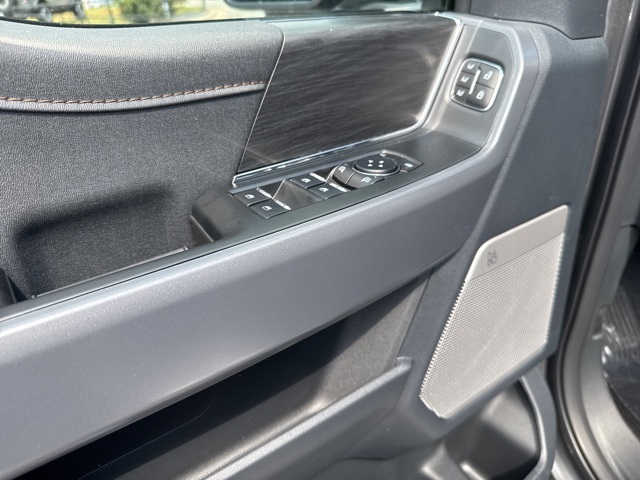 2025 Ford F-150 Lariat photo 21