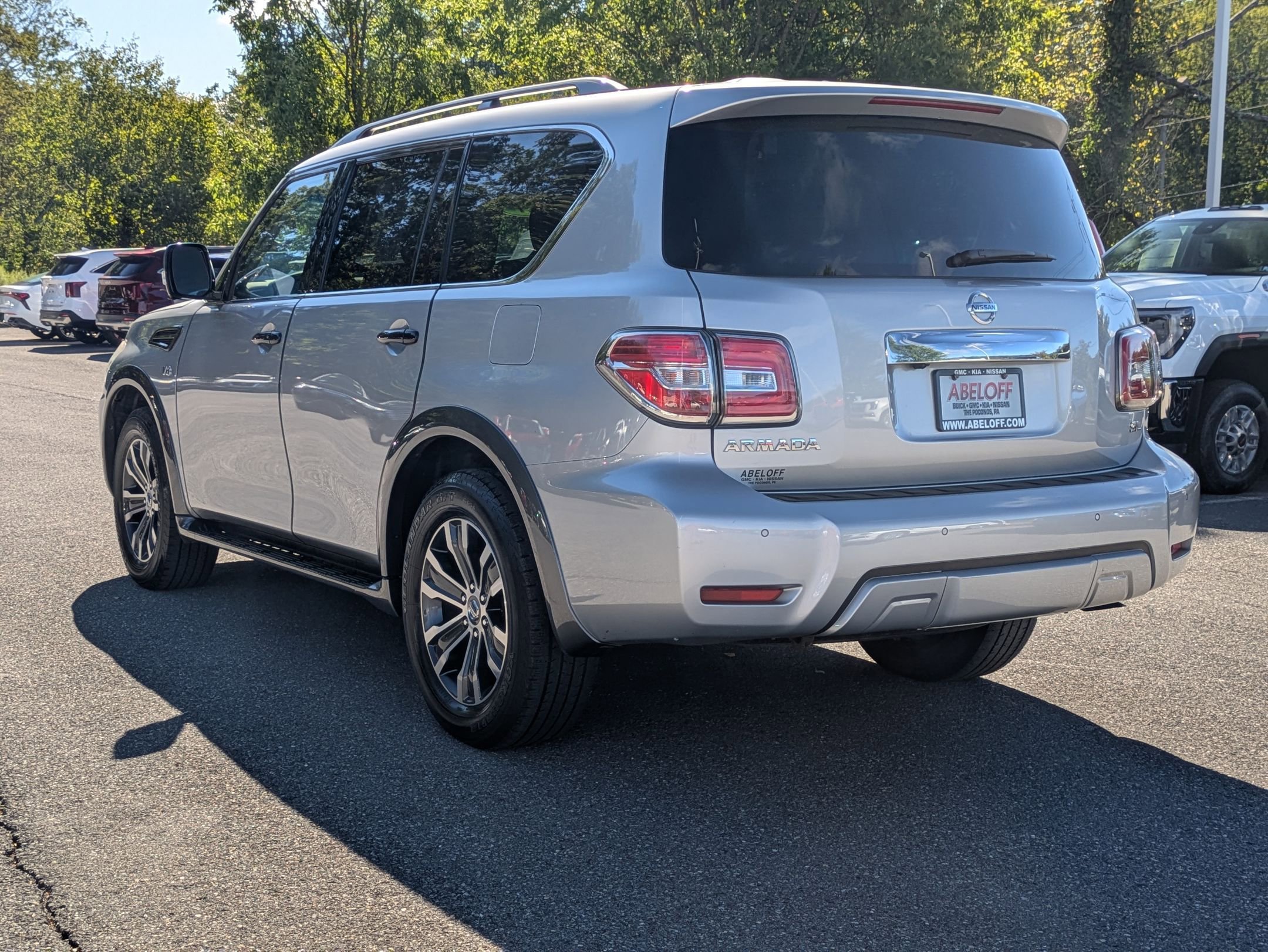 2017 Nissan Armada SL photo 4