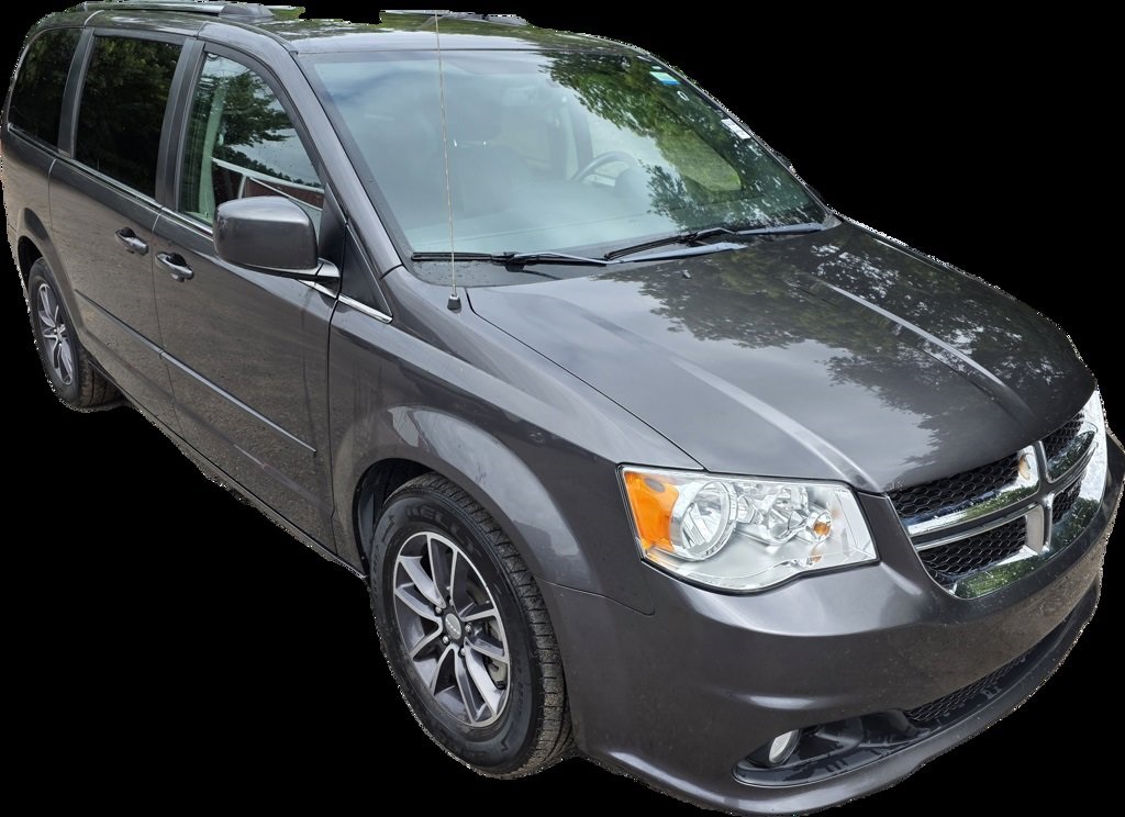 Used 2017 Dodge Grand Caravan SXT with VIN 2C4RDGCGXHR673196 for sale in White Bear Lake, Minnesota