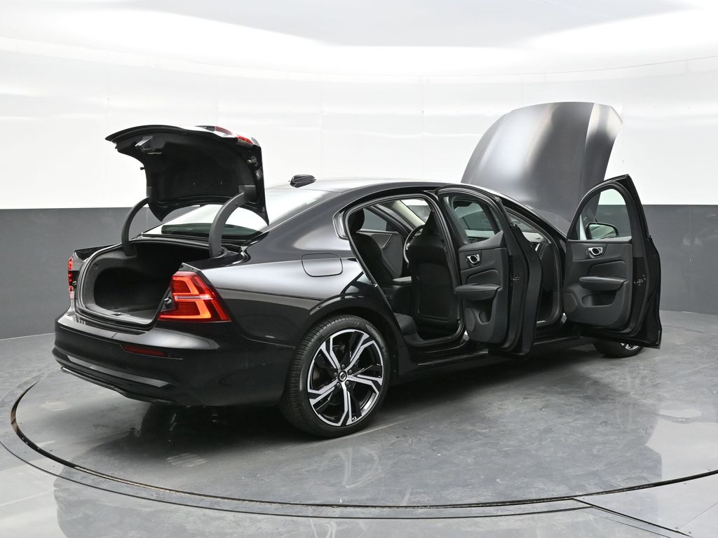 2024 Volvo S60 B5 Plus photo 36